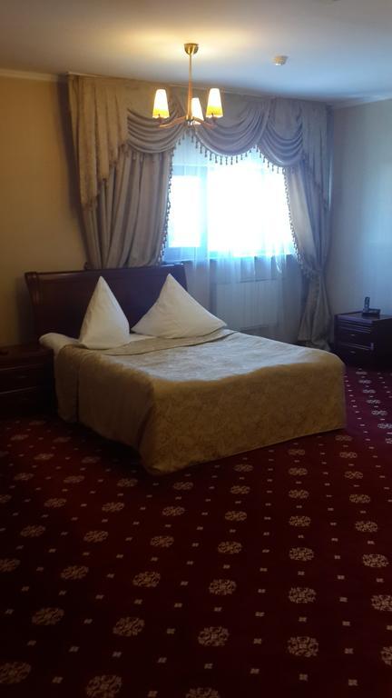 Kazakhstan Hotel Atyrau Room photo